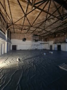 Hangar Anstrich Wände und Stahl